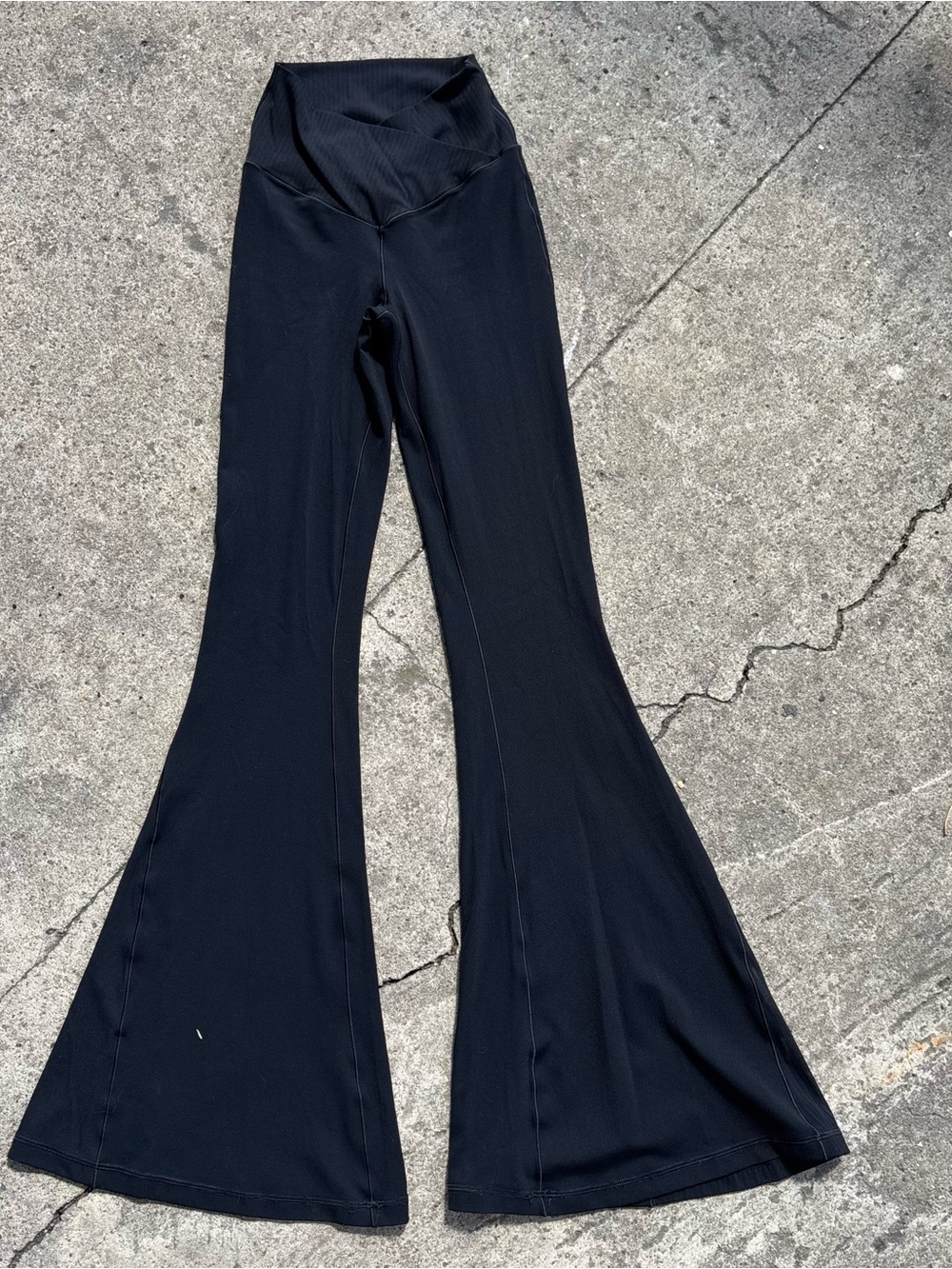 Offline by aerie real me Black Flared High-Waist crossover Leggings Small